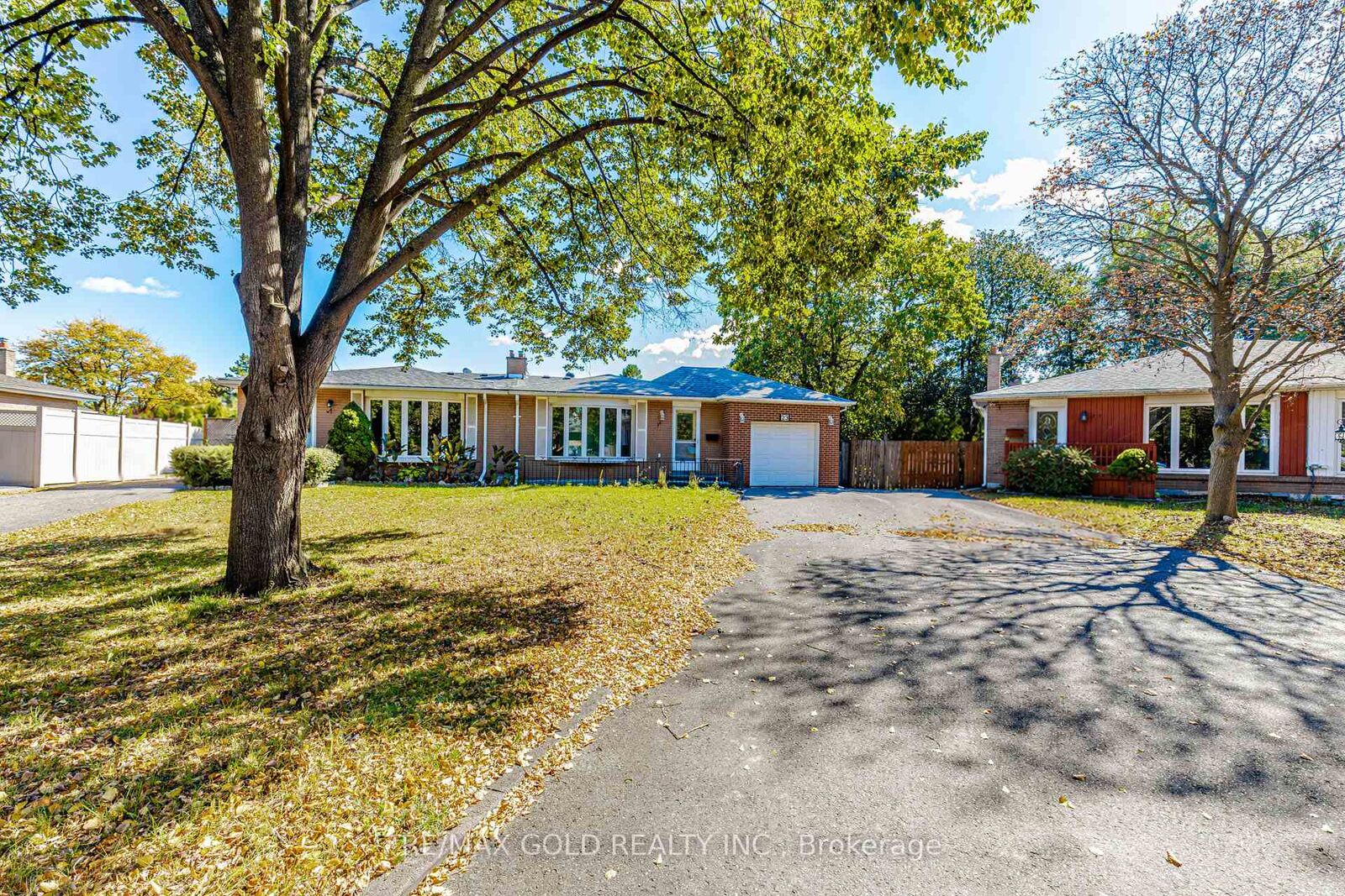Property Photo:  23 Brookdale Crescent  ON L6T 1M8 