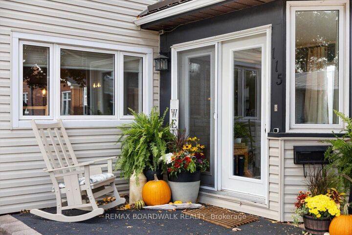 Property Photo:  115 Mary Street  ON K7C 1B2 
