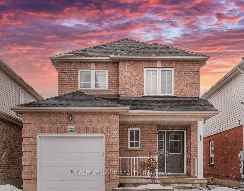 Property Photo:  1720 Radcliffe Drive  ON L1K 2T1 