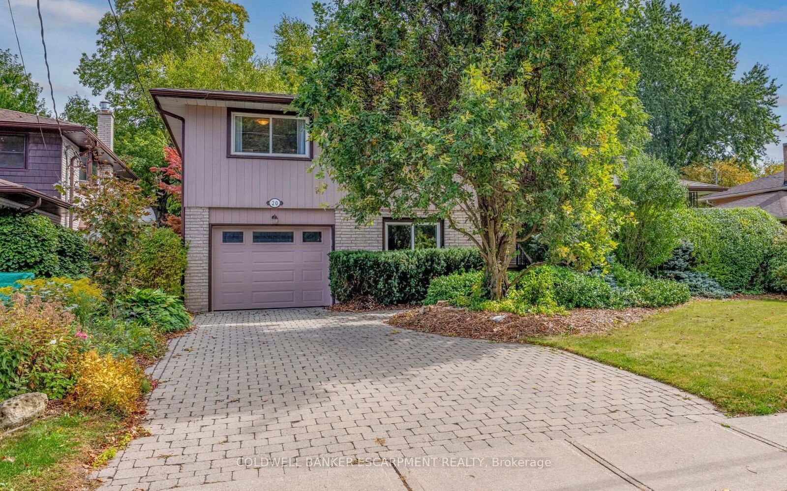 Property Photo:  20 Princess Anne Drive  ON L7G 2B9 