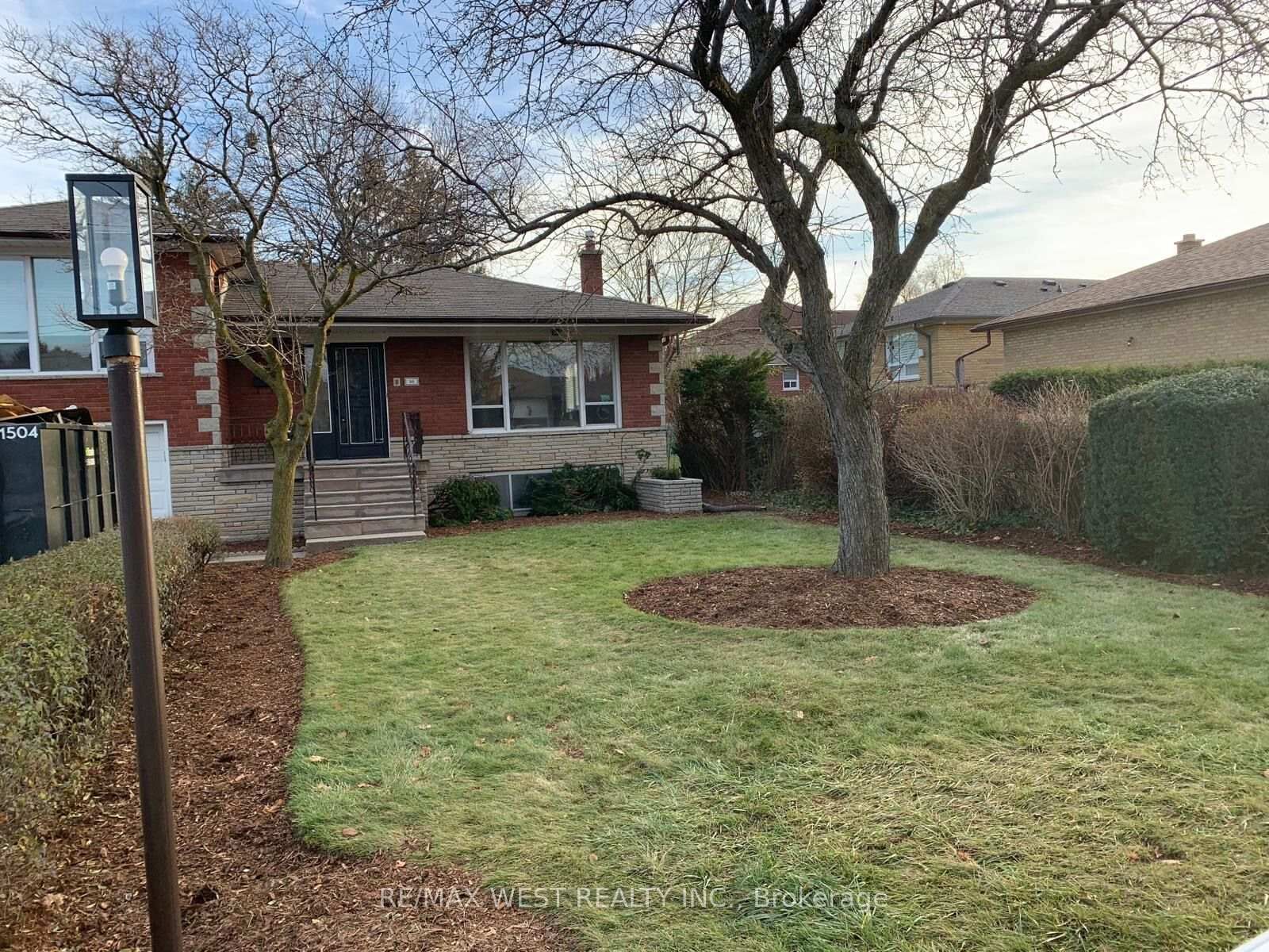 Property Photo:  35 Lilywood Road Main  ON M6B 1V6 