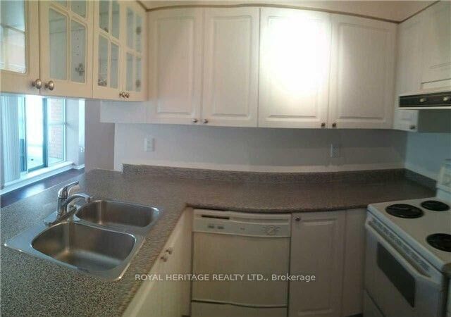 Property Photo: 887 Bay Street 1506 ON M5S 3K4
