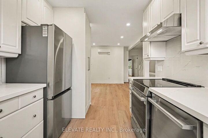 Property Photo:  617 Clinton Street Upper  ON M6G 2Z8 