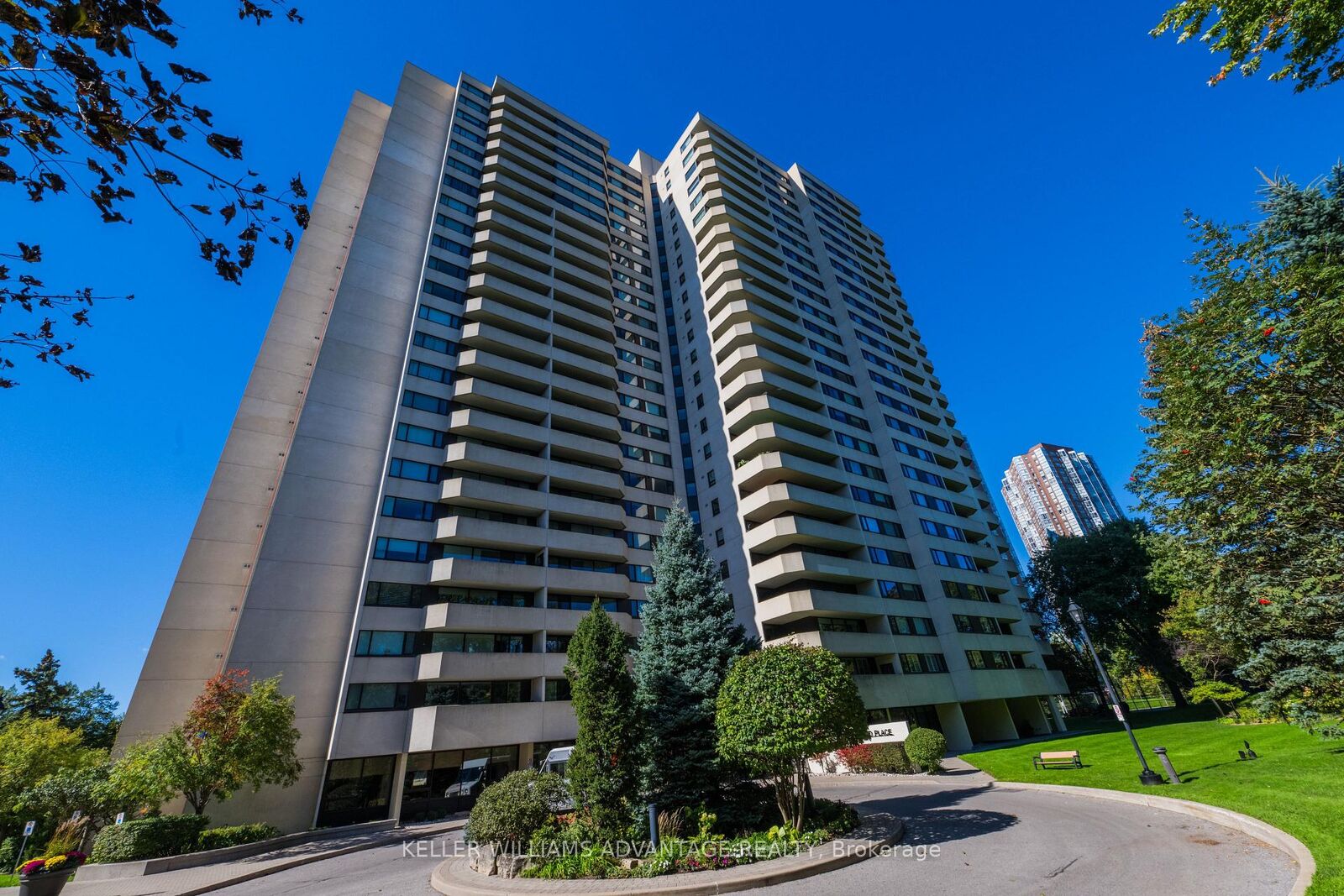 Property Photo:  75 Wynford Hts Crescent 302  ON M3C 3H9 