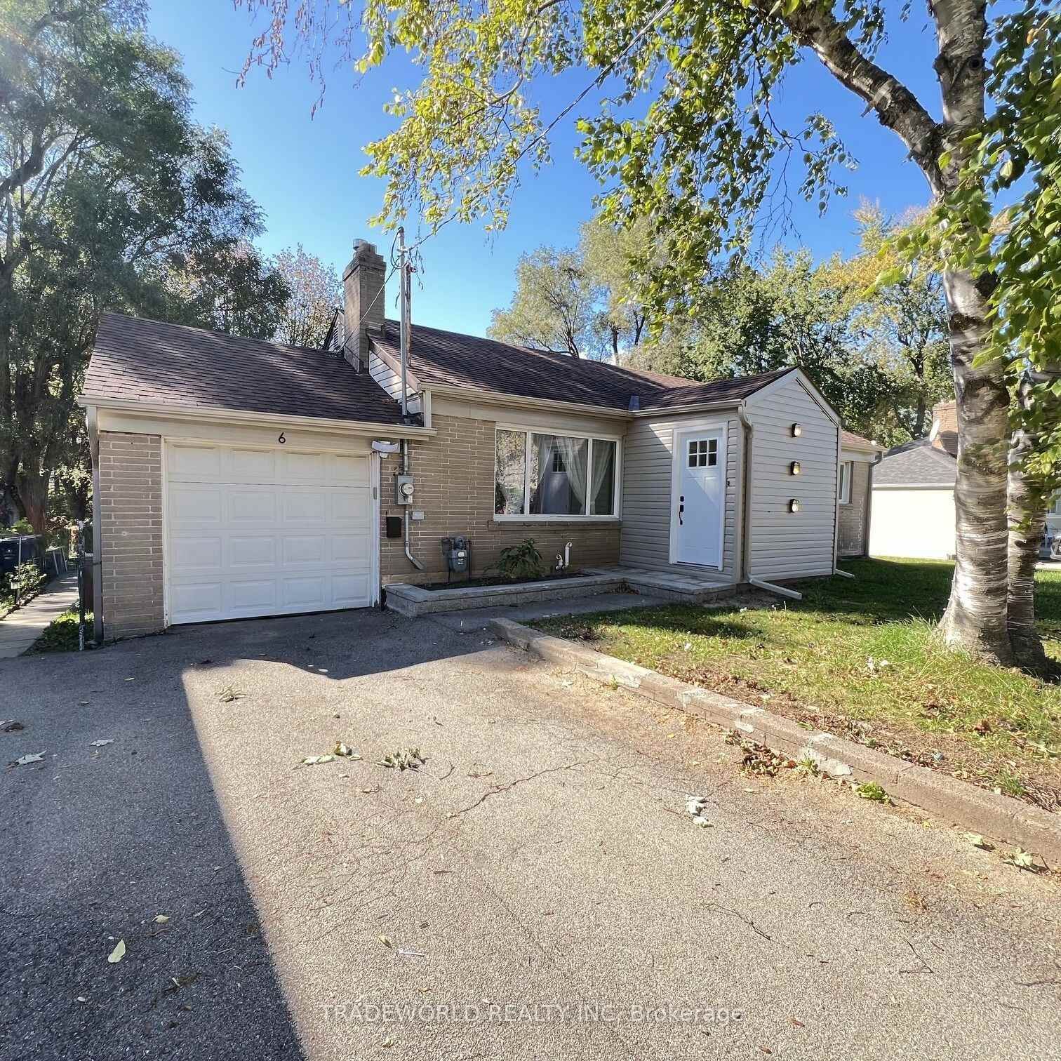 Property Photo:  6 Kerwood Crescent Main  ON M1T 2S2 