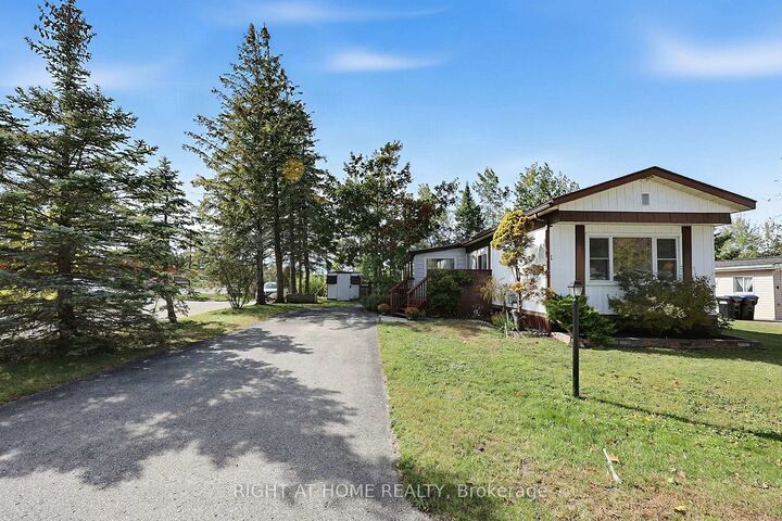 Property Photo:  1 Georgian Glen Drive  ON L9Z 1K7 