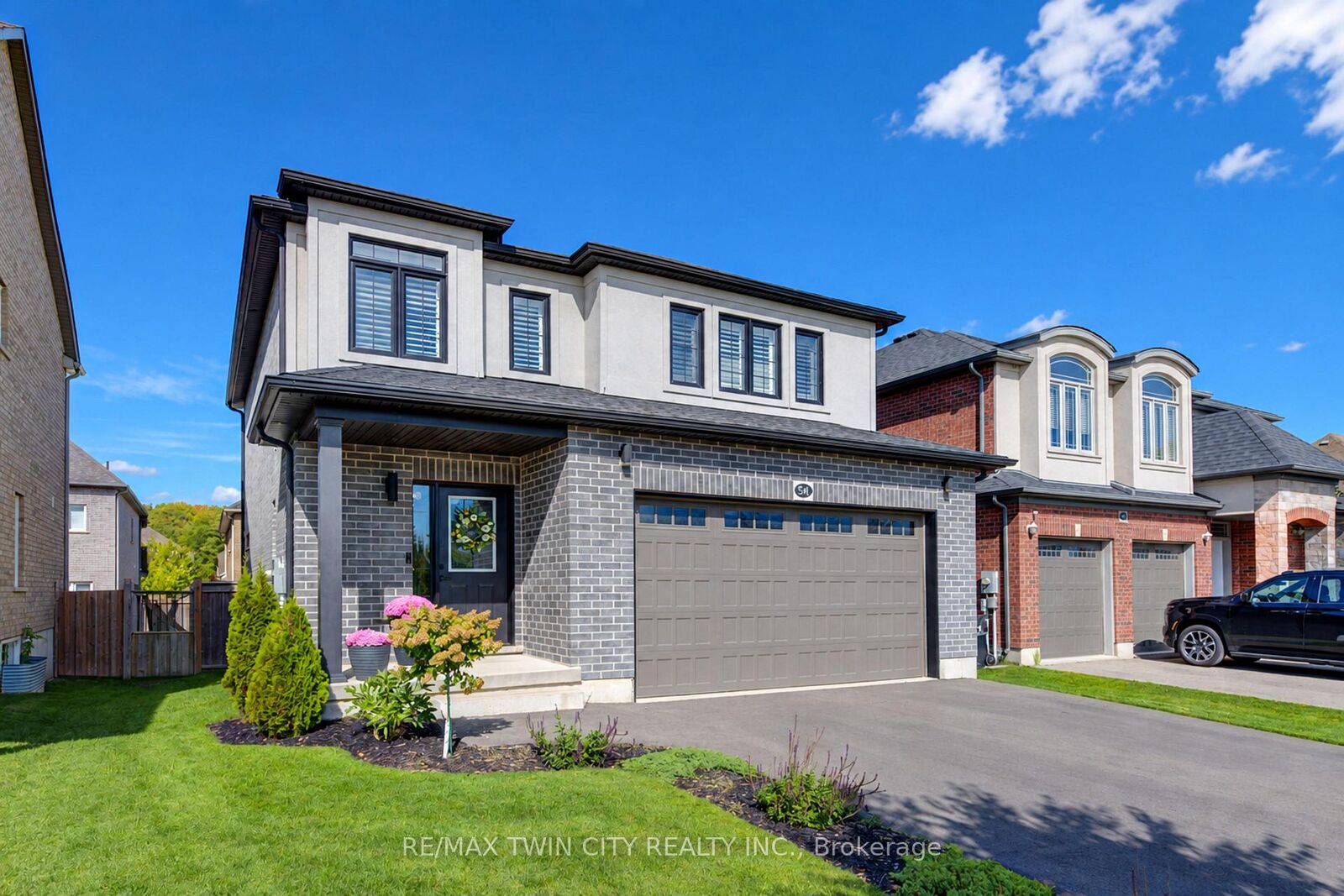 Property Photo:  541 Brittania Crescent  ON N2R 1Y9 