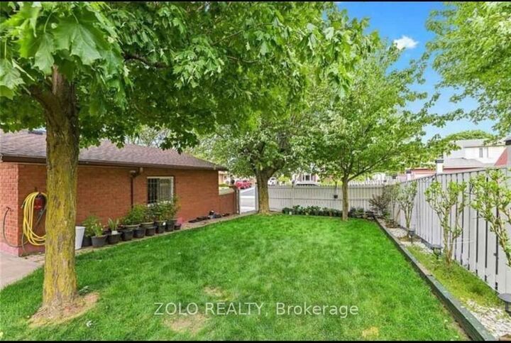 Property Photo:  1 Garrow Drive W Lower  ON L9C 6G8 