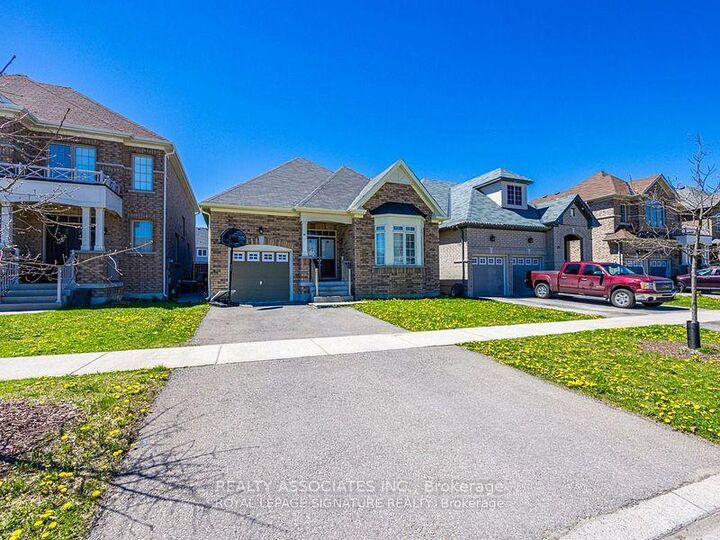 Property Photo:  64 Pedwell Street  ON L1B 0E1 