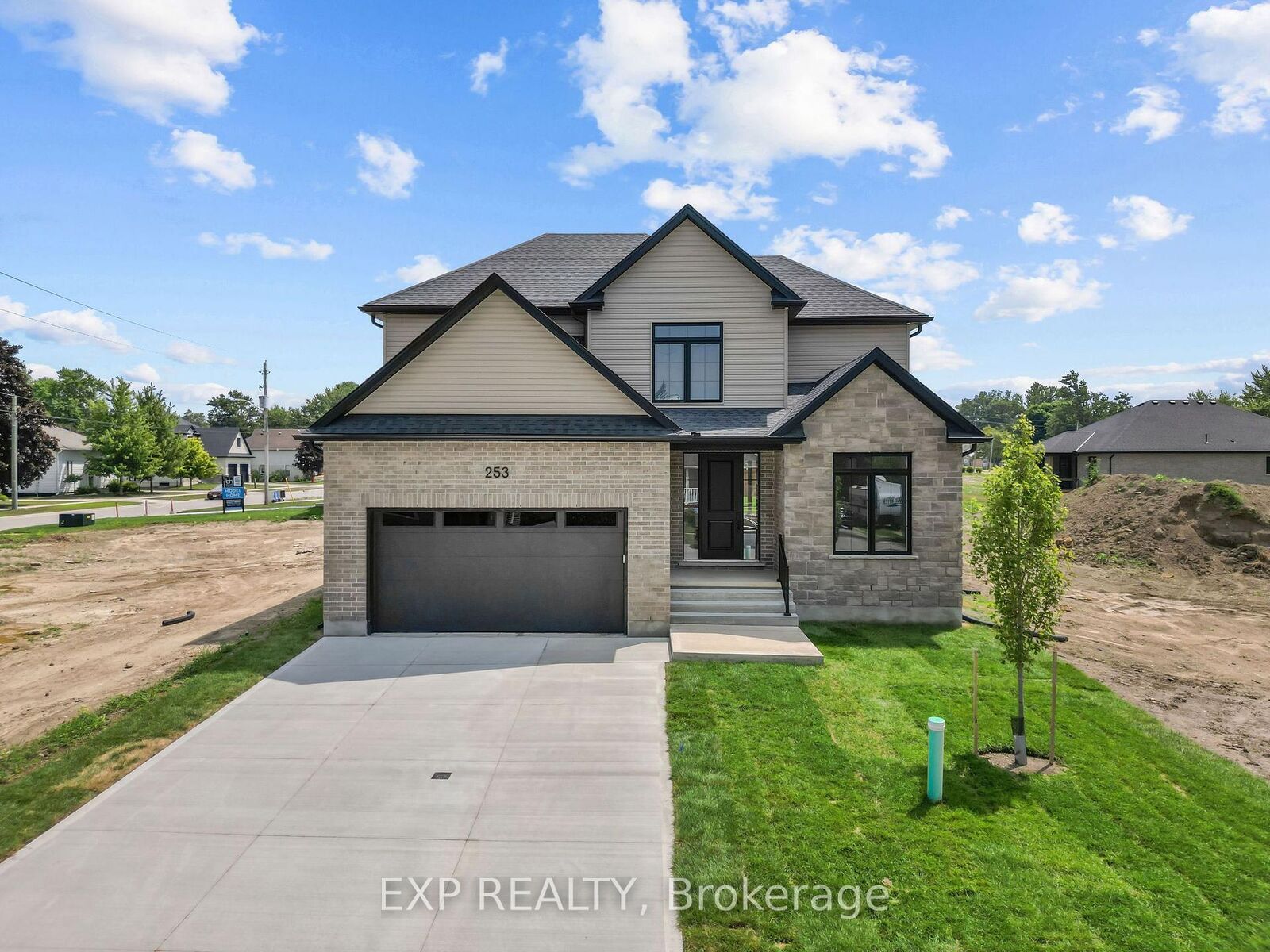 Property Photo:  253 John Street  ON N0M 2S0 
