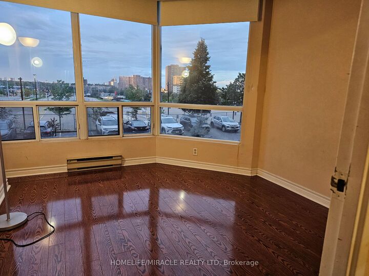 Property Photo:  115 Hillcrest Avenue 214  ON L5B 3Y9 