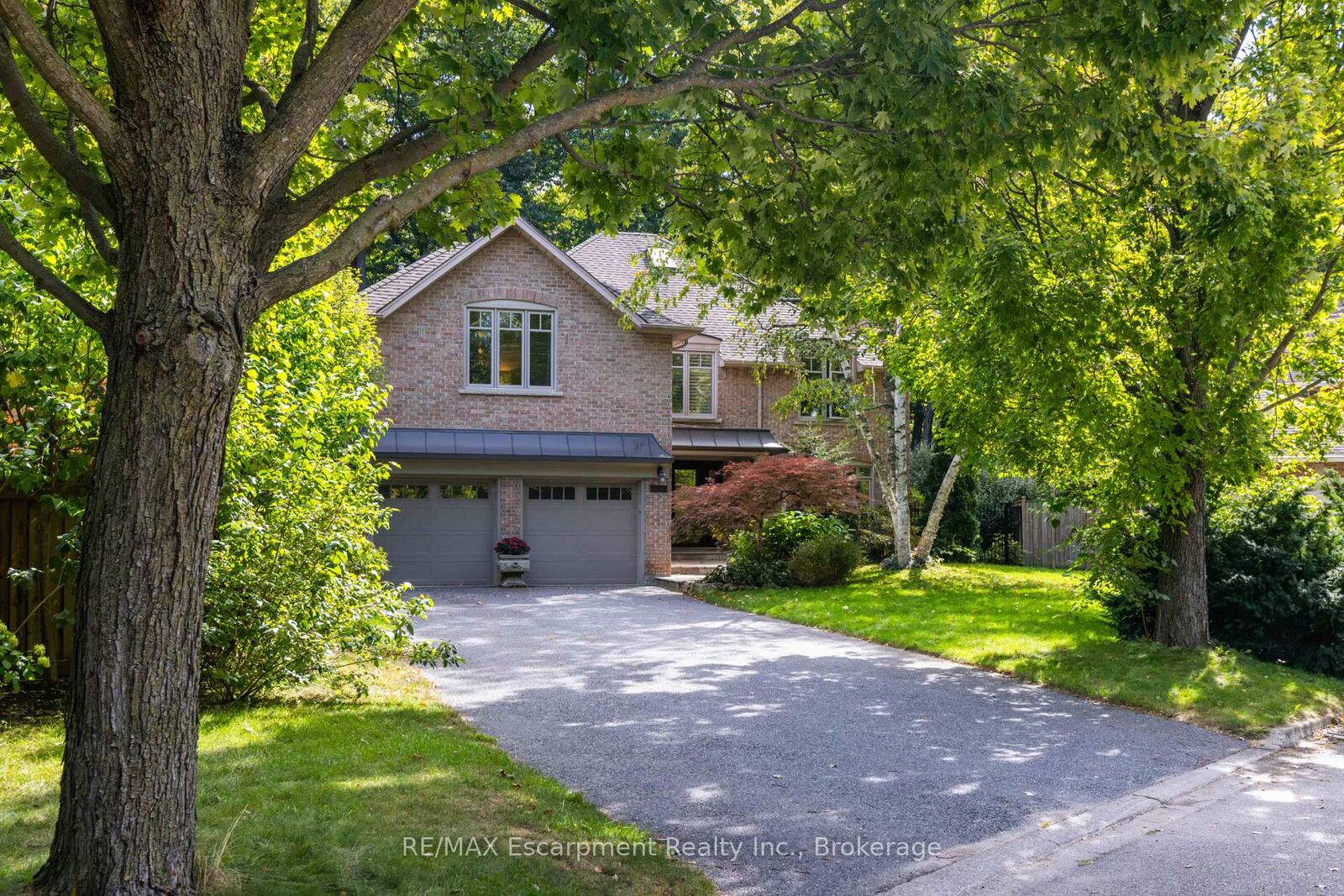 Property Photo:  1530 Chasehurst Drive  ON L5J 3A8 