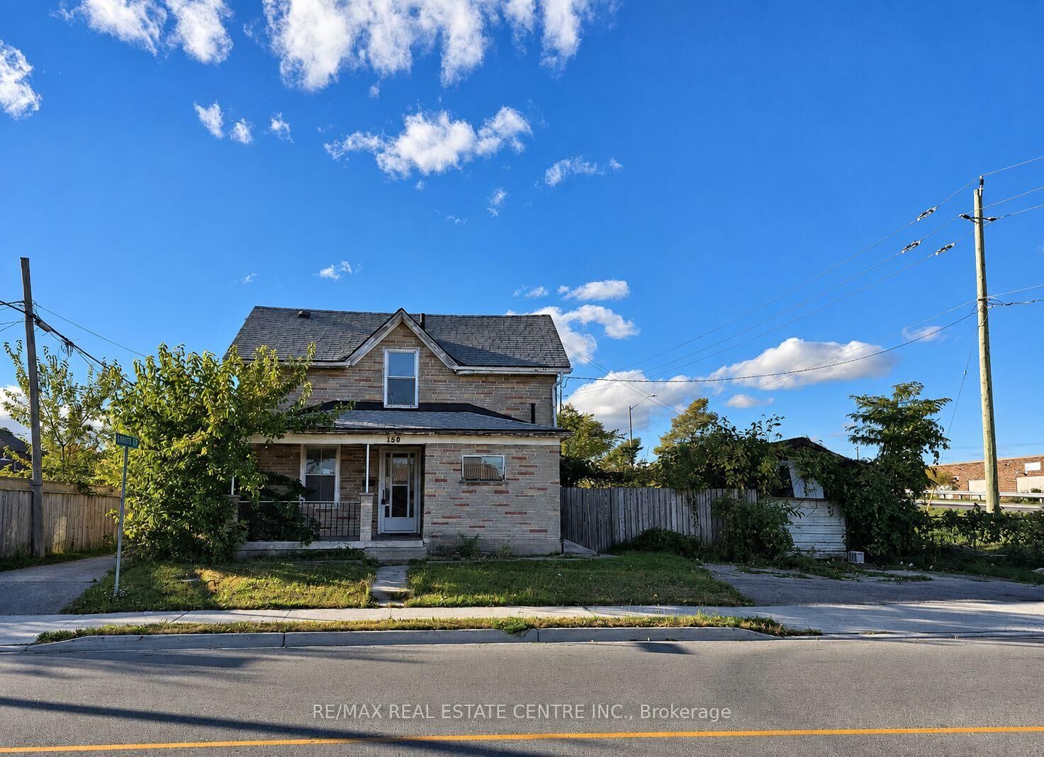Property Photo:  150 Cambridge Street N  ON N1R 3S8 