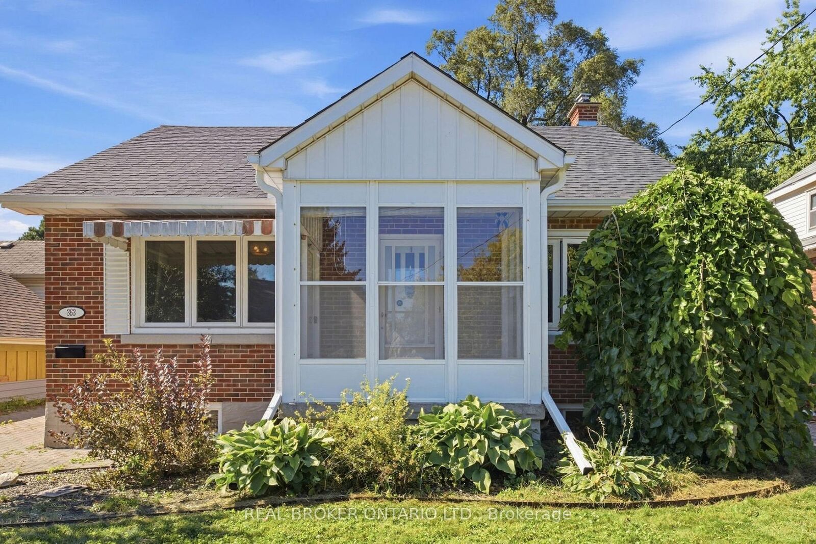 Property Photo:  363 Lawrence Avenue  ON N2M 1Y7 