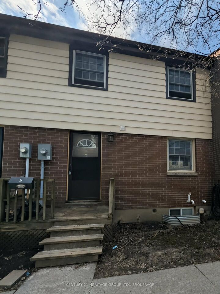 Property Photo:  136 Notch Hill Road 5  ON K7M 2X1 