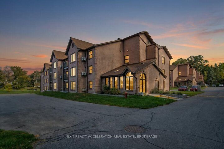 Property Photo:  7 Centre Street S 106  ON K7R 3X3 