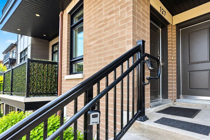Property Photo:  127 Fairweather Street  ON K1T 3W6 