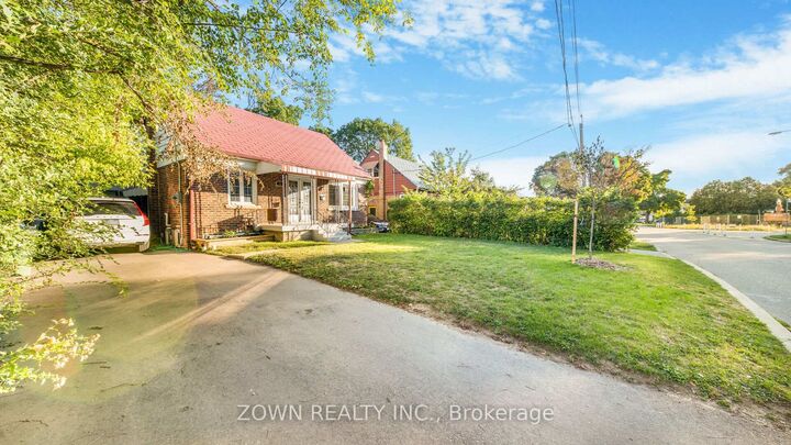 Property Photo:  63 Biscayne Boulevard Main  ON M1R 1A1 