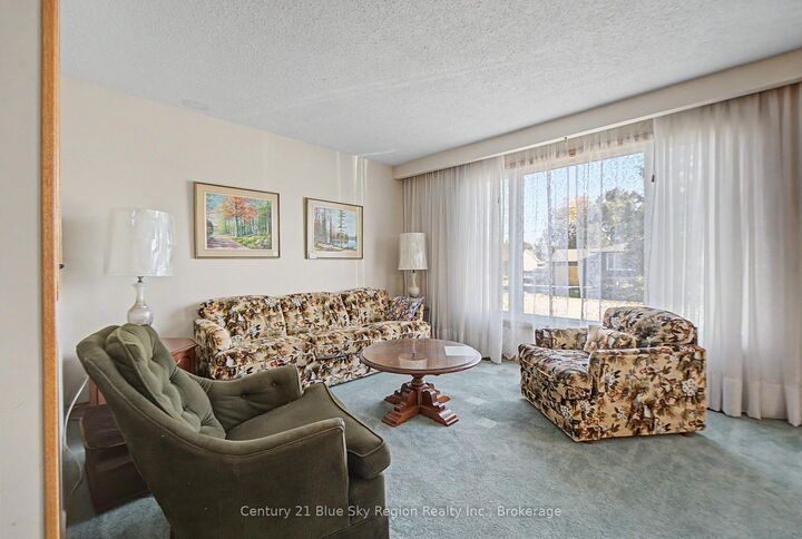 Property Photo:  29 Beaver Crescent  ON P1A 3N1 