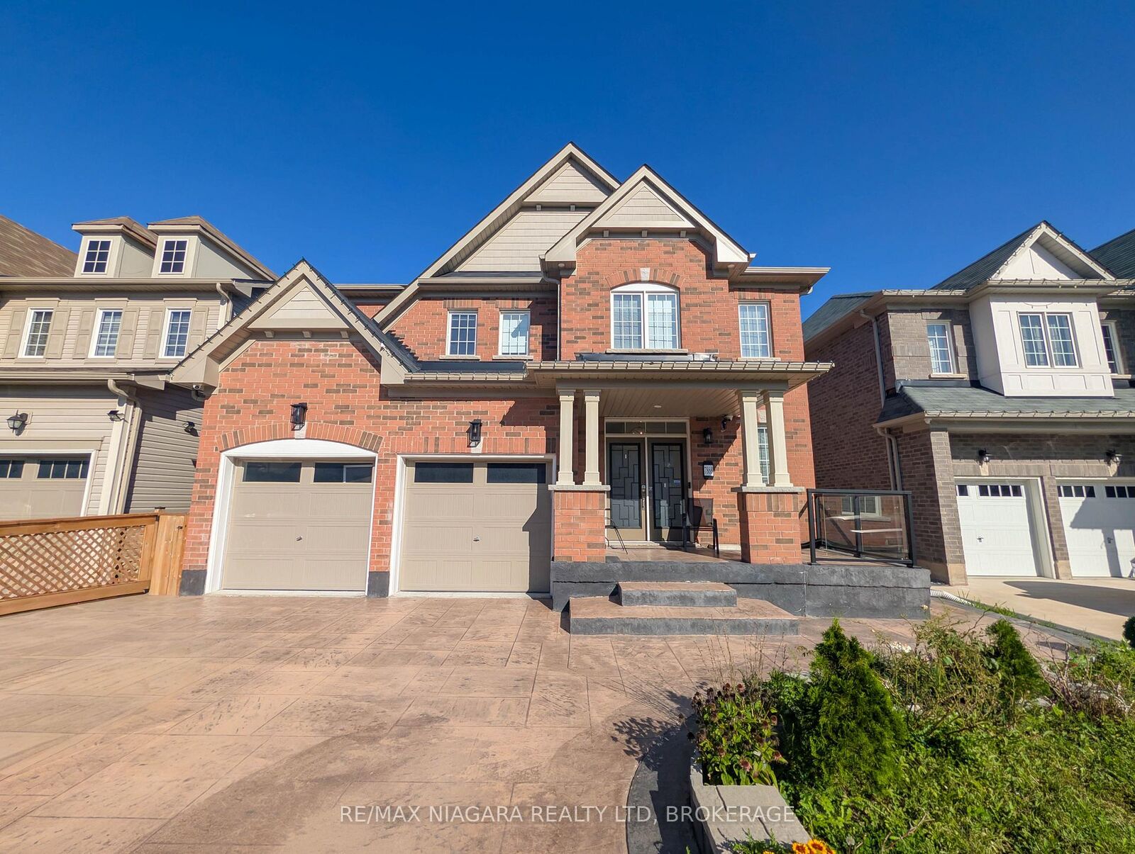 Property Photo:  7868 Odell Crescent  ON L2H 3R6 