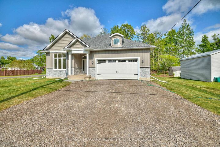 Property Photo:  196 Bernard Avenue  ON L0S 1N0 