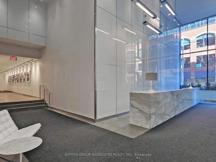 Property Photo:  138 Princess Street 811  ON M5A 0B1 
