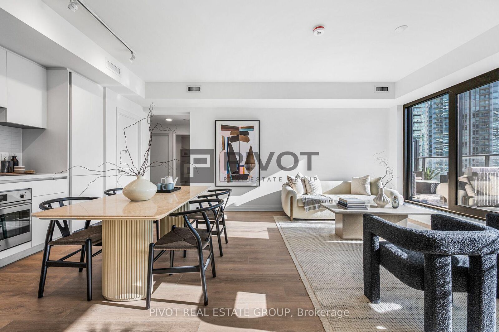 Property Photo:  4015 The Exchange N/A 1307  ON L5B 0N9 