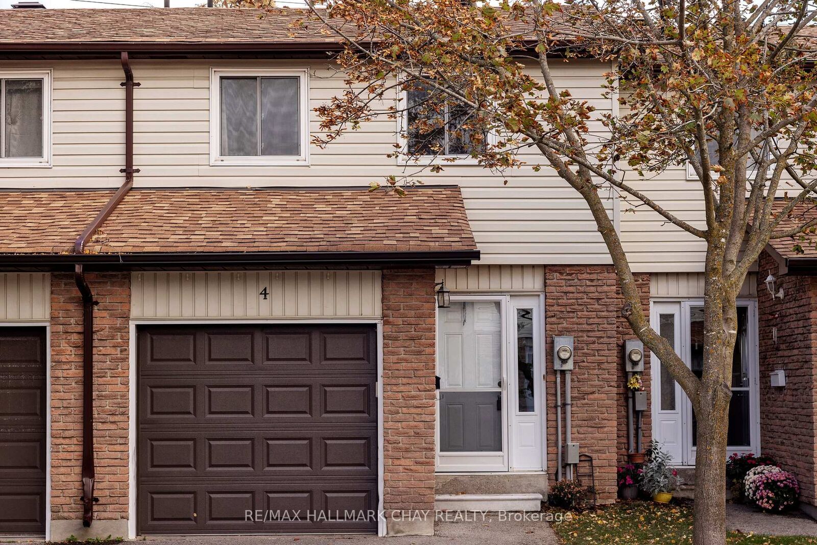 Property Photo: 261 Rose Street 4 ON L4M 2V3