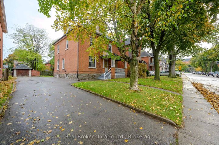 Property Photo:  117 Fairleigh Avenue S  ON L8M 2K4 