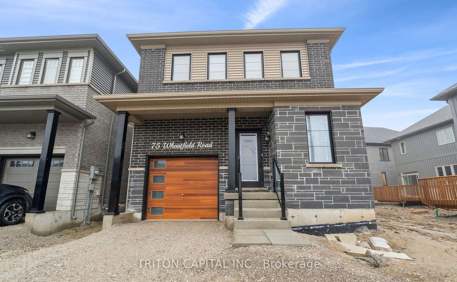 Property Photo:  75 Wheatfield Road Upper  ON L9J 0C2 