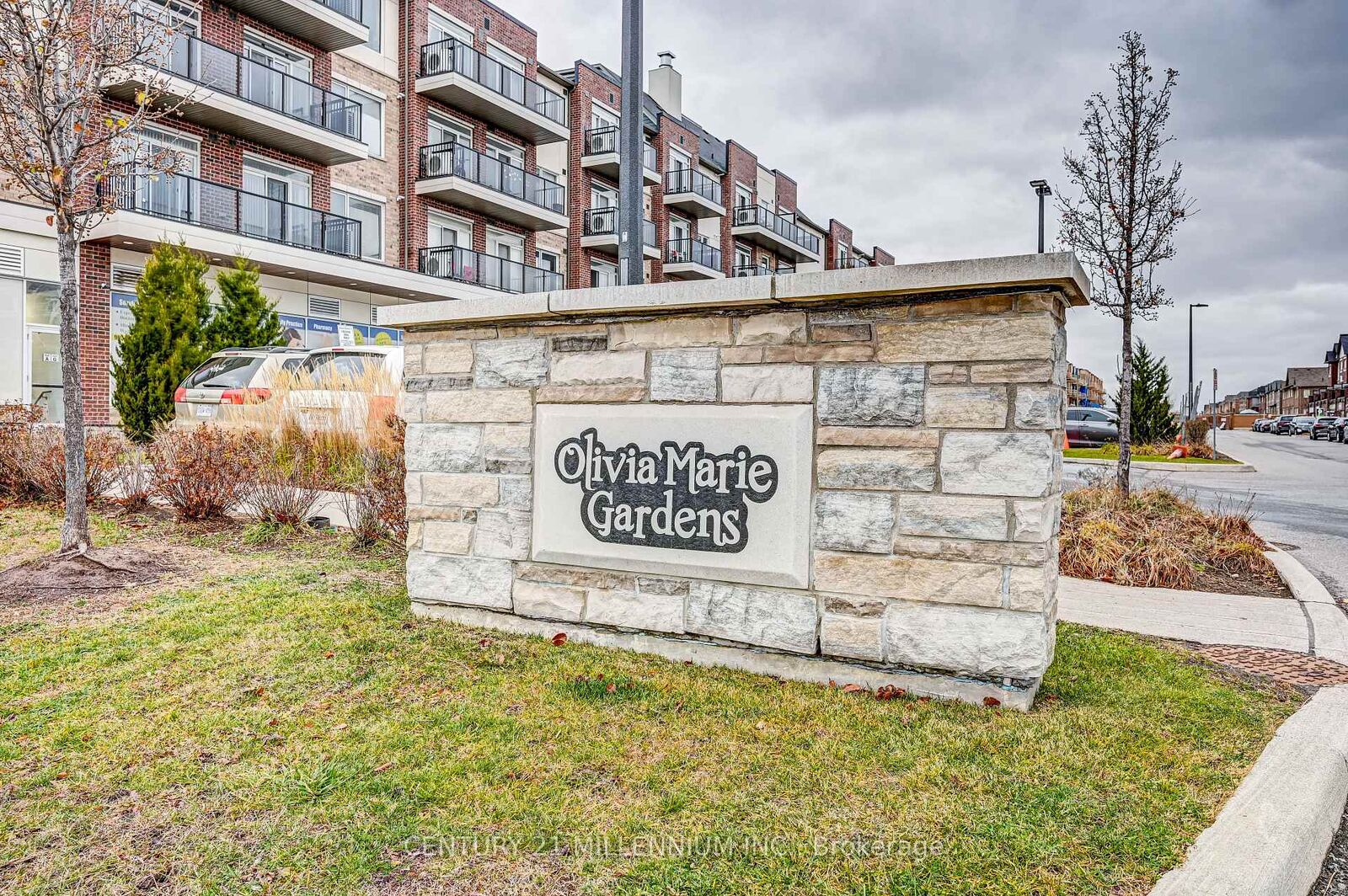 Property Photo:  50 Sky Harbour Drive 201  ON L6Y 6B8 