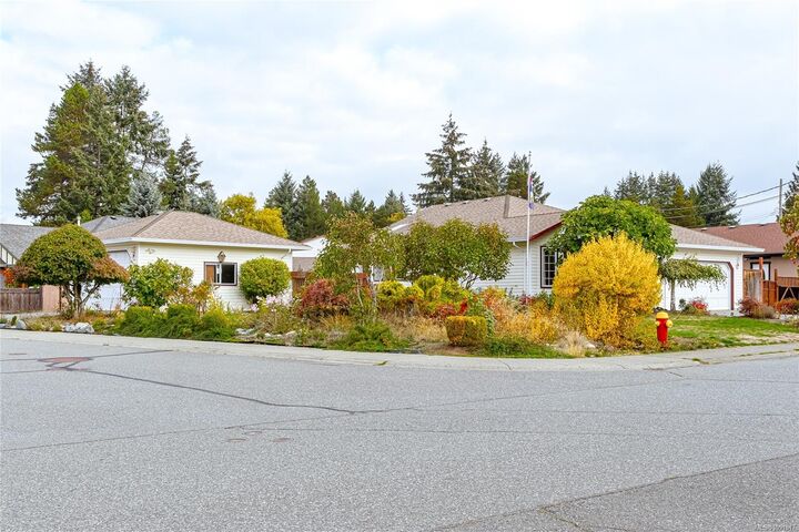 Property Photo:  2674 Tamara Dr  BC V9T 5W6 