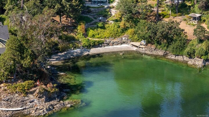 Property Photo:  389 Moses Point Rd  BC V8L 5L9 