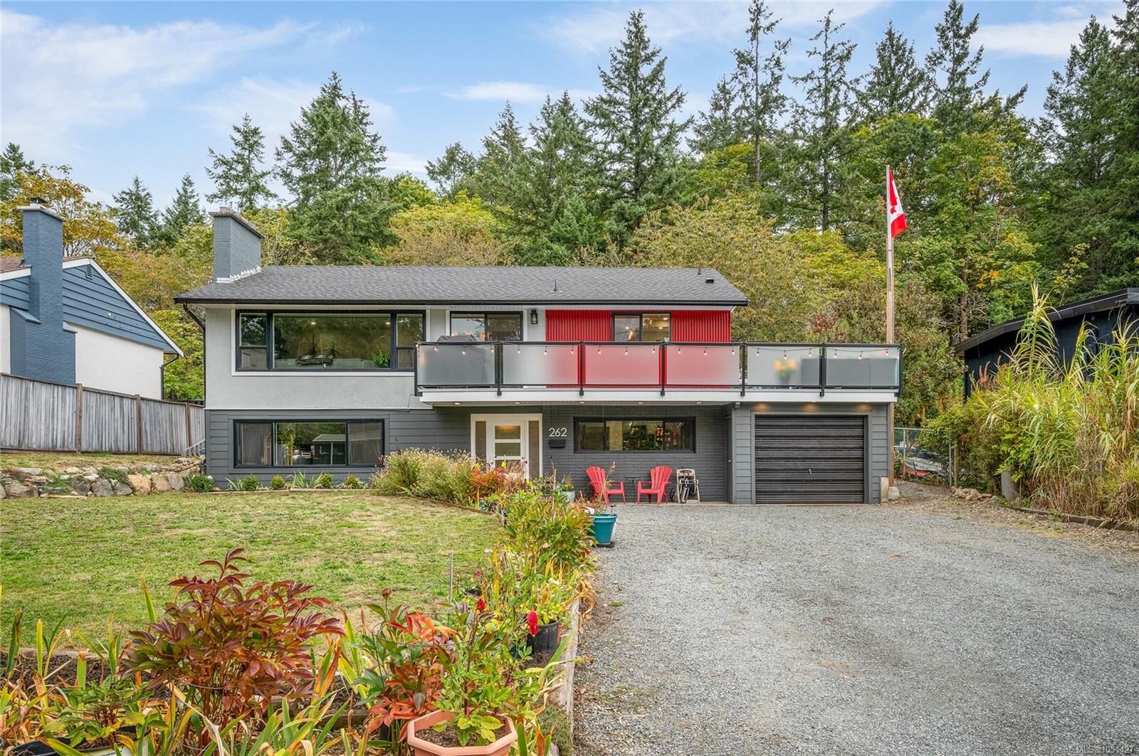 Property Photo:  262 Villa Rd  BC V9T 2P5 