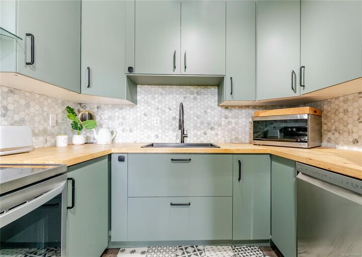 Property Photo:  3460 Quadra St #203  BC V8J 1G6 