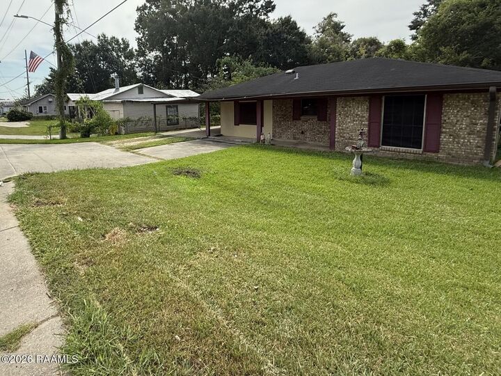 Property Photo:  606 Veterans Drive  LA 70520 