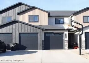 Property Photo:  1190 39th Avenue W  ND 58601 