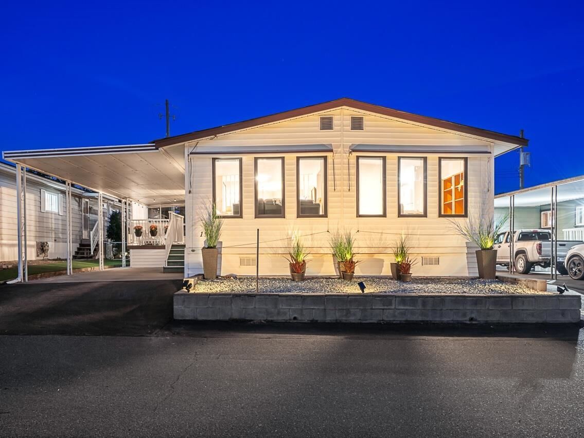 Property Photo: 27111 0 Avenue 197 BC V4W 2T5