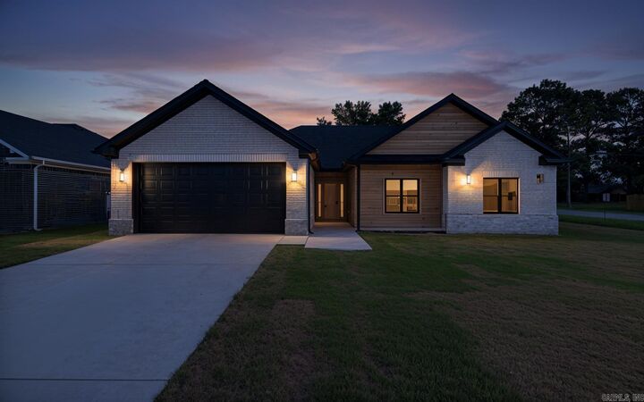 Property Photo: 2 Firefly Catch Cove Road AR 72058