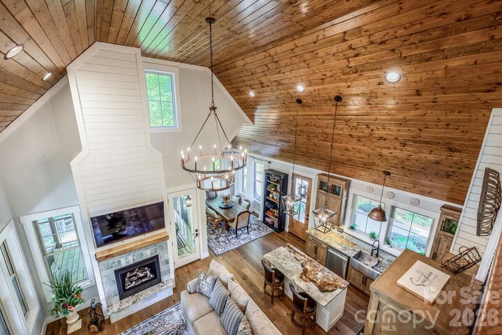 Property Photo:  1285 Saunders Drive  NC 28609 