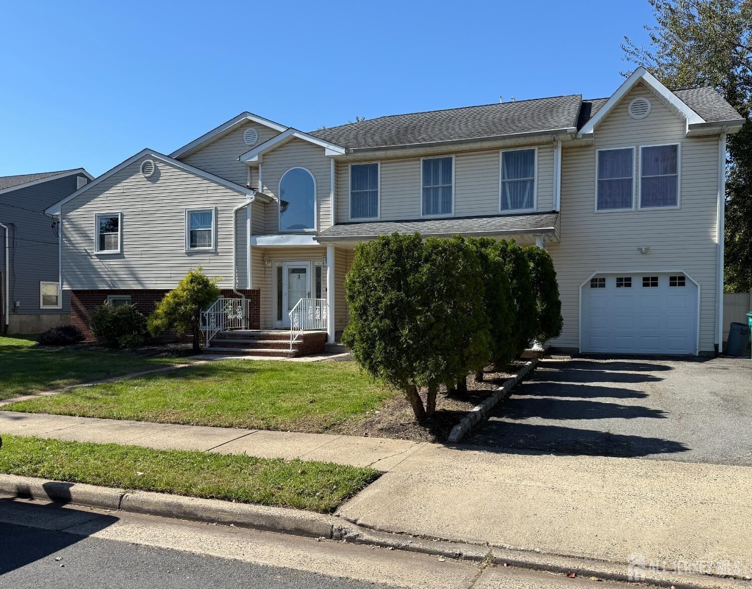Property Photo:  3 E Charles Court  NJ 08820 
