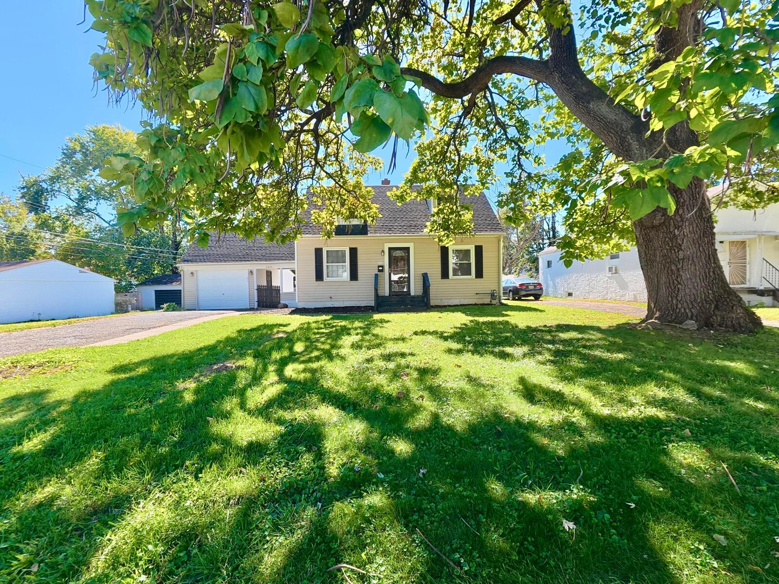 Property Photo:  2235 Barrymore Avenue  OH 43219 