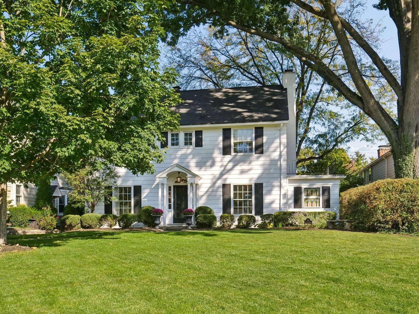 Property Photo:  1934 Collingswood Road  OH 43221 