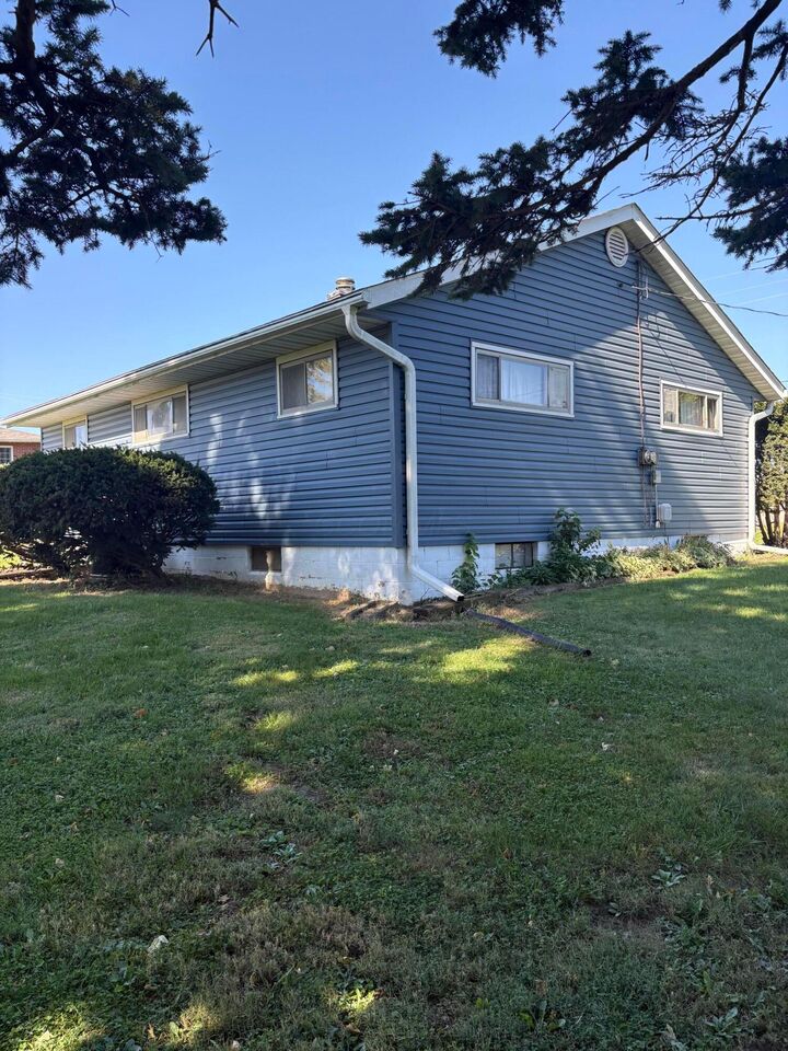 Property Photo:  2141 US-42  OH 43140 