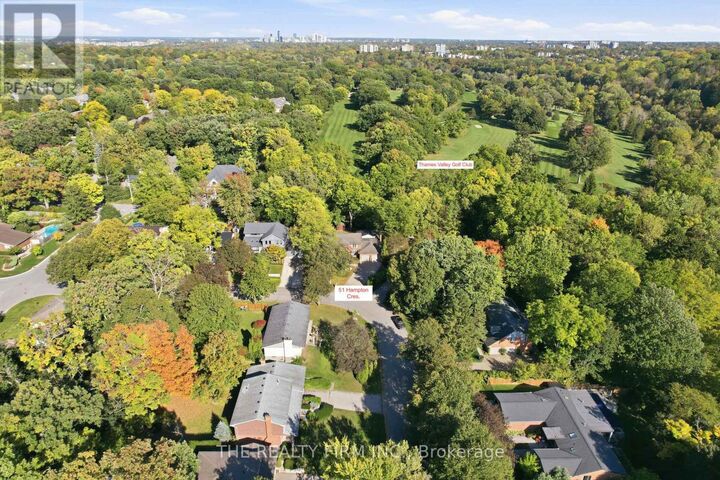 Property Photo:  51 Hampton Crescent  ON N6H 2N7 