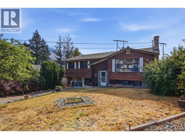 Property Photo:  815 Kambia Crescent  BC V2B 7M8 
