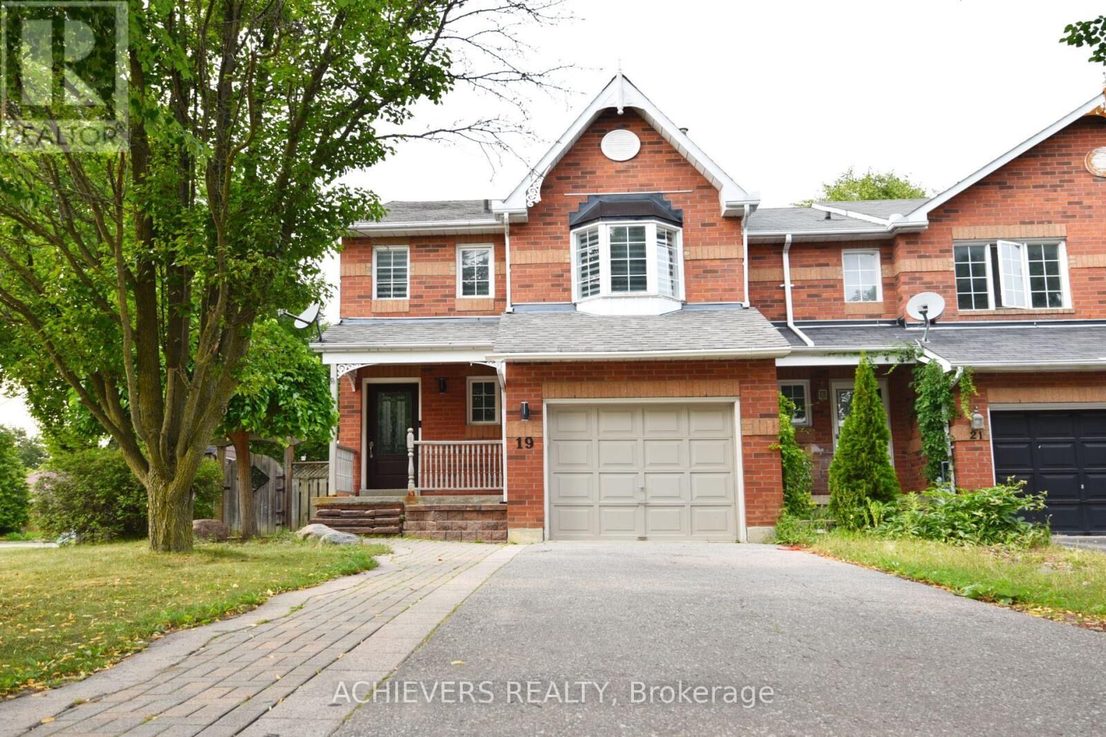Property Photo:  19 McCullock Crescent  ON L1T 3X1 