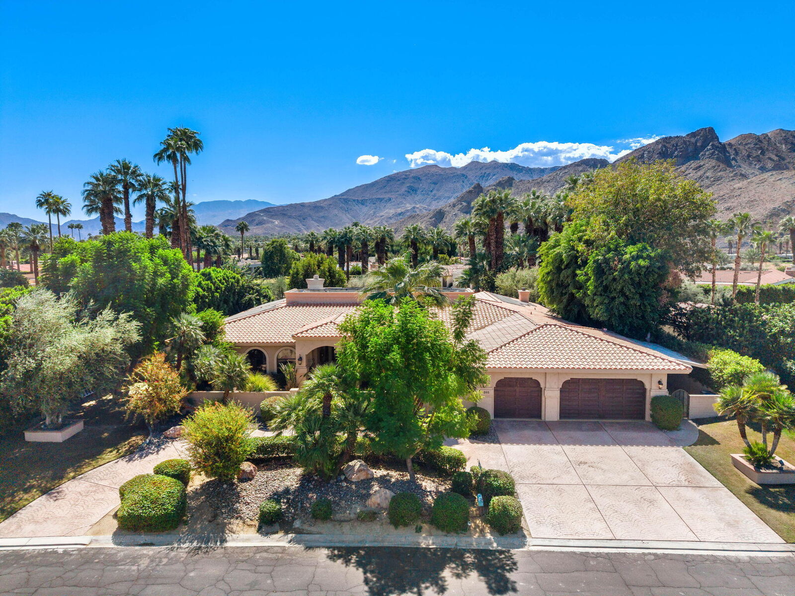 Property Photo: 71205 N Thunderbird Terrace CA 92270