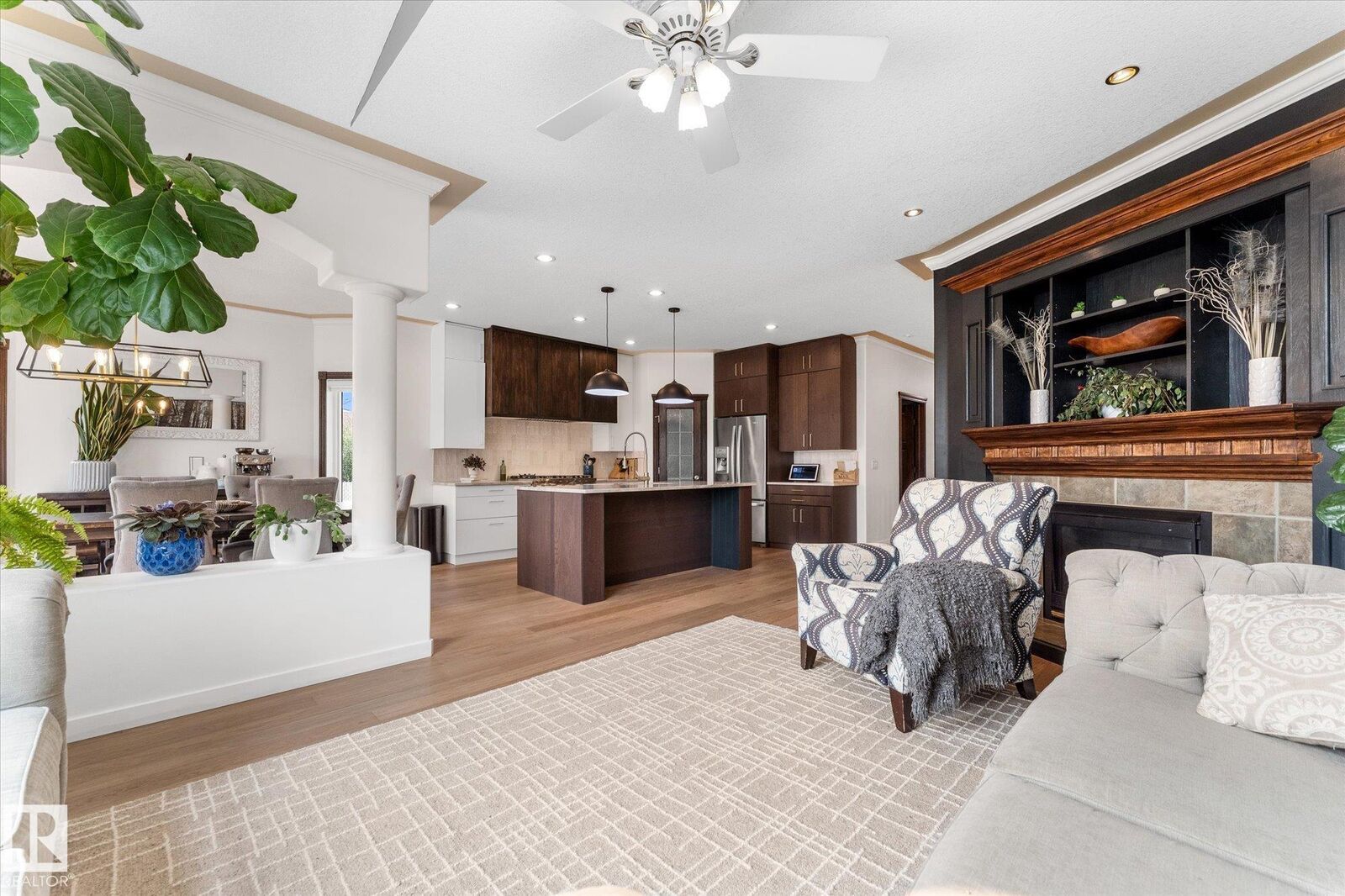 Property Photo:  8704 165 Avenue NW  AB T5Z 2W9 