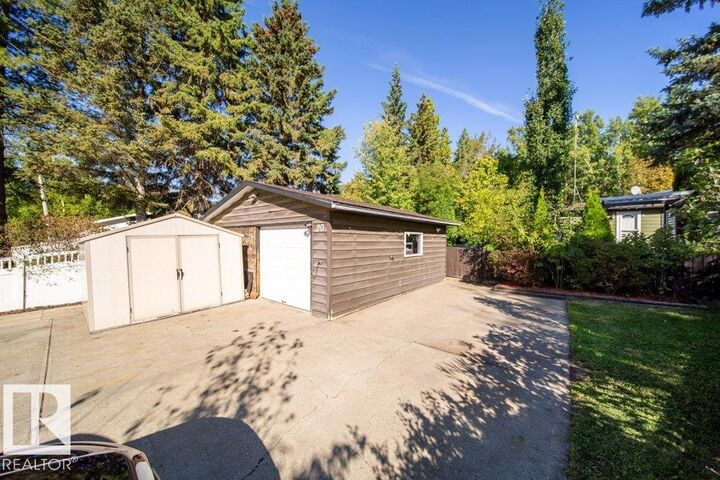 Property Photo: 52059 Rge Road 220 AB T8E 1B9